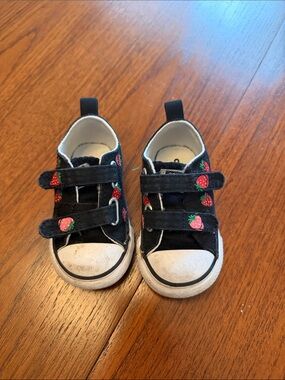Black Kids 4c Strawberry converse Sneakers